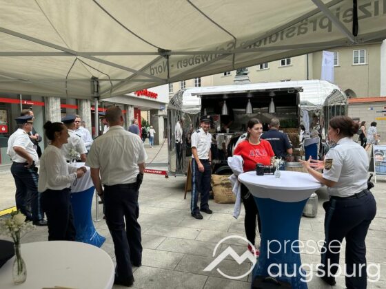 Lob und Kaffee zum 15-jährigen Jubiläum des Polizeipräsidiums Schwaben Nord 43 Lob Und Kaffee Zum 15-Jährigen Jubiläum Des Polizeipräsidiums Schwaben Nord