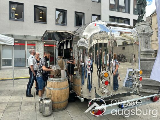 Lob und Kaffee zum 15-jährigen Jubiläum des Polizeipräsidiums Schwaben Nord 60 Lob Und Kaffee Zum 15-Jährigen Jubiläum Des Polizeipräsidiums Schwaben Nord