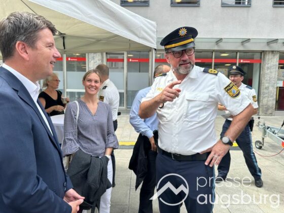 Lob und Kaffee zum 15-jährigen Jubiläum des Polizeipräsidiums Schwaben Nord 58 Lob Und Kaffee Zum 15-Jährigen Jubiläum Des Polizeipräsidiums Schwaben Nord