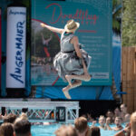 Der Dirndlflug-Contests 2023 in der Therme Erding war eine Mords-Gaudi