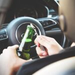 Neuburg | 33-Jähriger fährt betrunken gegen Baum und hat Glück im Unglück