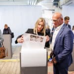 Augsburg | Designierte Staatsministerin Stolz eröffnet neue Ausstellung im Lern- und Erinnerungsort “Halle 116”