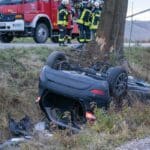 Kreis Neuburg-Schrobenhausen | Misslungenes Überholmanöver auf St2043 bei Nazibühl fordert Schwerverletzten