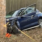 Stobenried | Audi prallt gegen Baum: Zwei Schwerverletze bei Unfall am 1. Weinachtsfeiertag