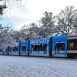 Feiern bis der Bus kommt | Stadtwerke Augsburg und AVV stellen Versorgung und Nahverkehr an Silvester sicher
