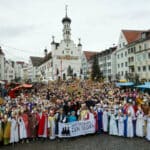 Mehr als 650 Sternsinger bringen Kempten zum Leuchten