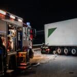 Dramatischer Glätteunfall auf der A8 bei Odelzhausen fordert zwei Menschenleben