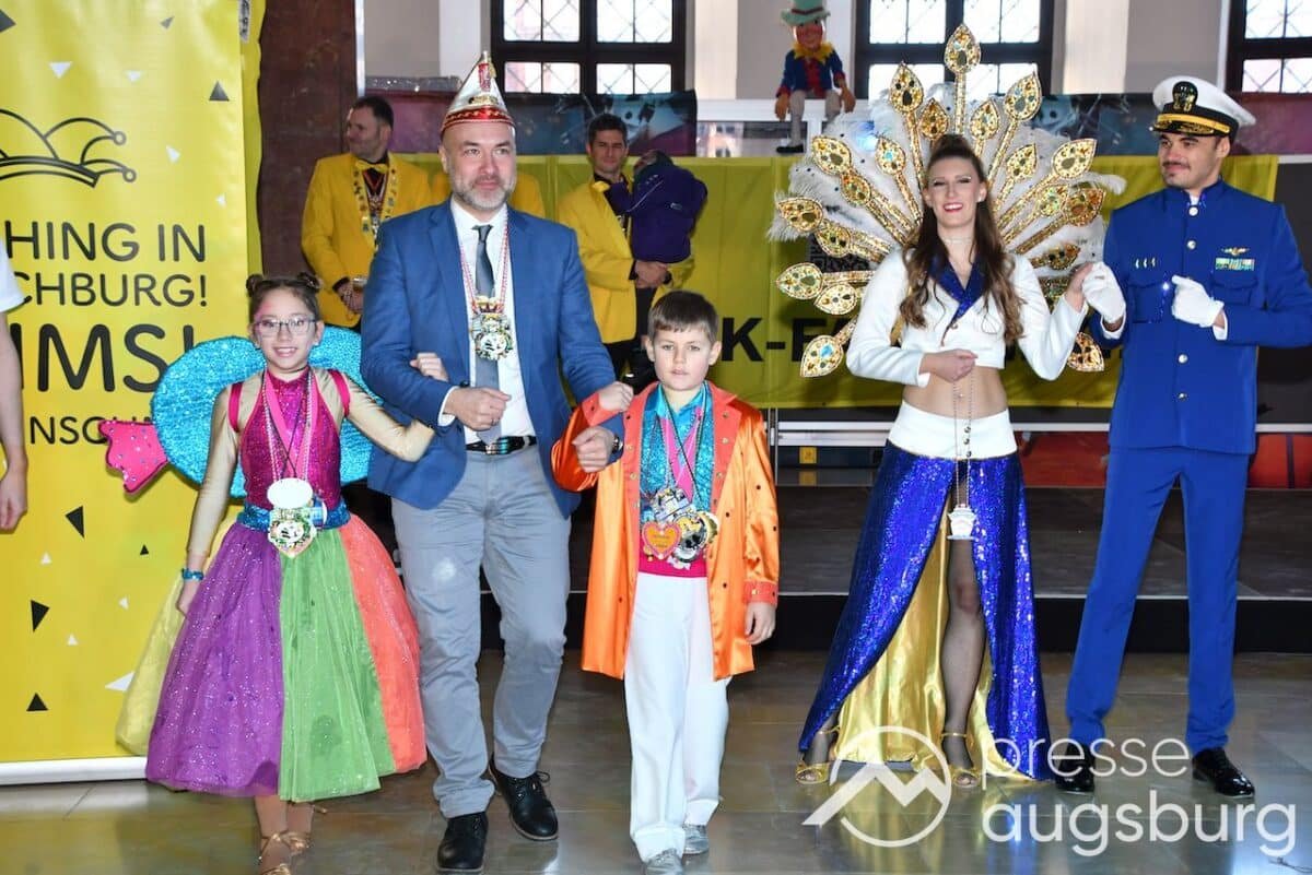 Galerie | Jetzt sind wieder alle “Under Oiner Kapp” – Der Fasching in Augsburg startet im Rathaus Galerie | Jetzt sind wieder alle “Under Oiner Kapp” – Der Fasching in Augsburg startet im Rathaus