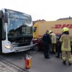 Schrobenhausen | Auto kollidiert mit Linienbus: Eine Person kommt verletzt ins Krankenhaus