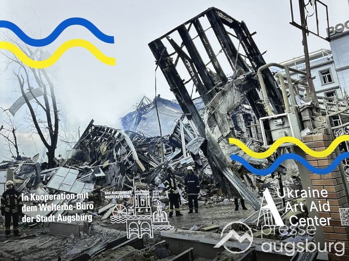 Galerie | Zerstörung historischer Bauten – Ausstellung zum zweiten Jahrestag des Ukraine-Kriegs im Rathaus Augsburg
