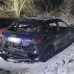 Hohenkammer | Polizei überrascht Geldautomaten-Aufbrecher: Tatfahrzeug nach Flucht in Vollbrand aufgefunden
