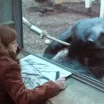 Ausstellung im Schaezlerpalais zeigt Ergebnis der vertrauensvollen Beziehung des Affen Coco und der Künstlerin Güthoff