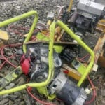 Schreck für 170 Fahrgäste | InterCity nach München kollidiert mit Baumaschine