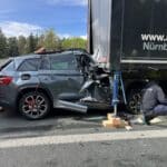 A6 in Mittelfranken: Stauende übersehen | Skoda fährt ungebremst auf LKW auf – 58-Jähriger stirbt im Krankenhaus