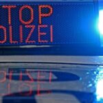 Meitingen | Pkw-Lenkerin verursacht Unfall bei Wendemanöver auf der B 2 – Führerschein sichergestellt