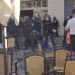 Serbische Fußballfans attackieren Polizisten in München | Neun Beamte verletzt – mehrere Personen verhaftet
