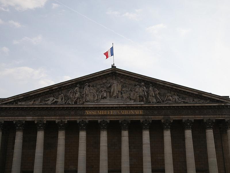 Kraeftiger Rechtsruck Bei Parlamentswahl In Frankreich