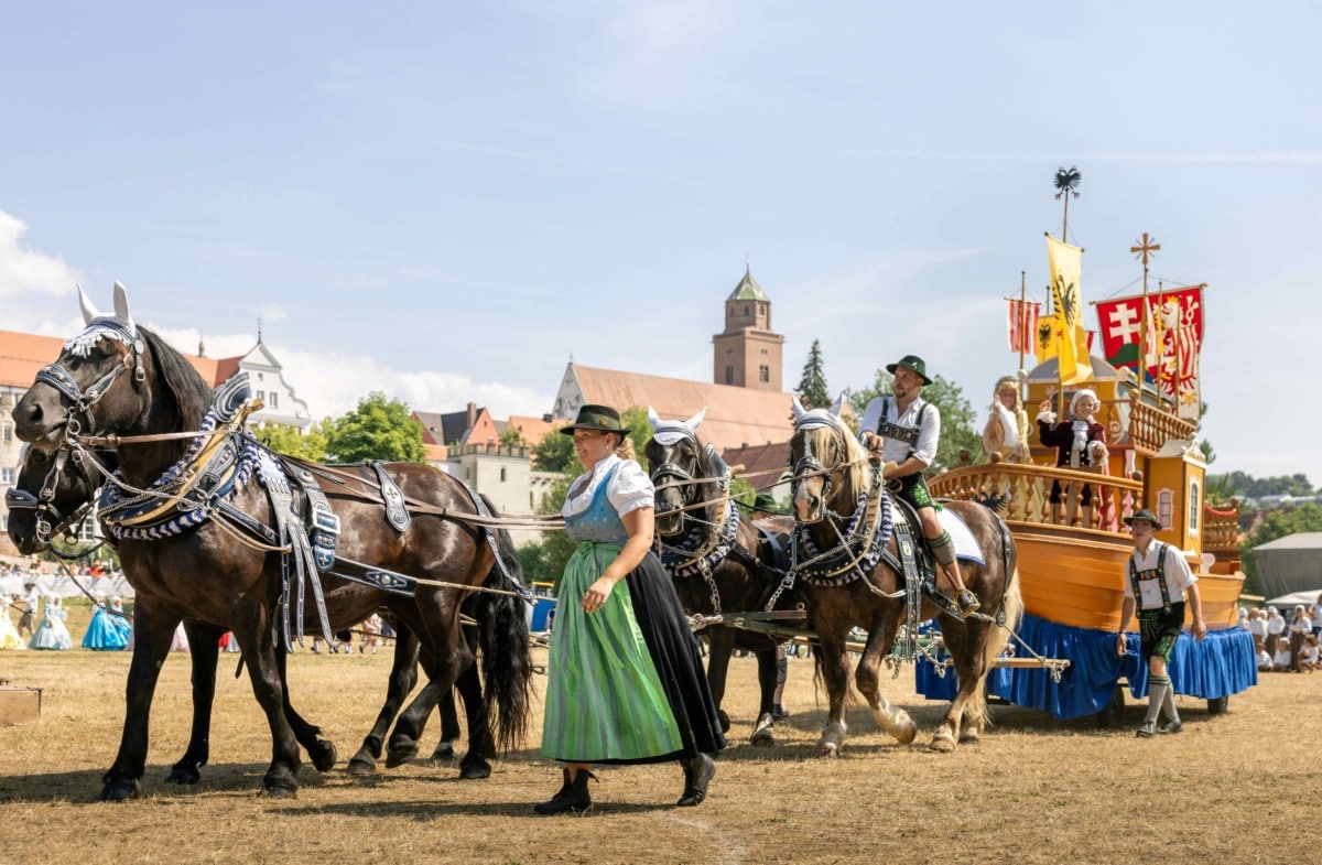 „Geschichte zum Anfassen“ | Schwäbischwerder Kindertag in Donauwörth feiert Historie mit buntem Programm 4 „Geschichte Zum Anfassen“ | Schwäbischwerder Kindertag In Donauwörth Feiert Historie Mit Buntem Programm