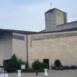 Abschied von „Zu den Acht Seligkeiten“ | Kirche in Füssen wird abgebrochen und macht Platz für Kindergarten