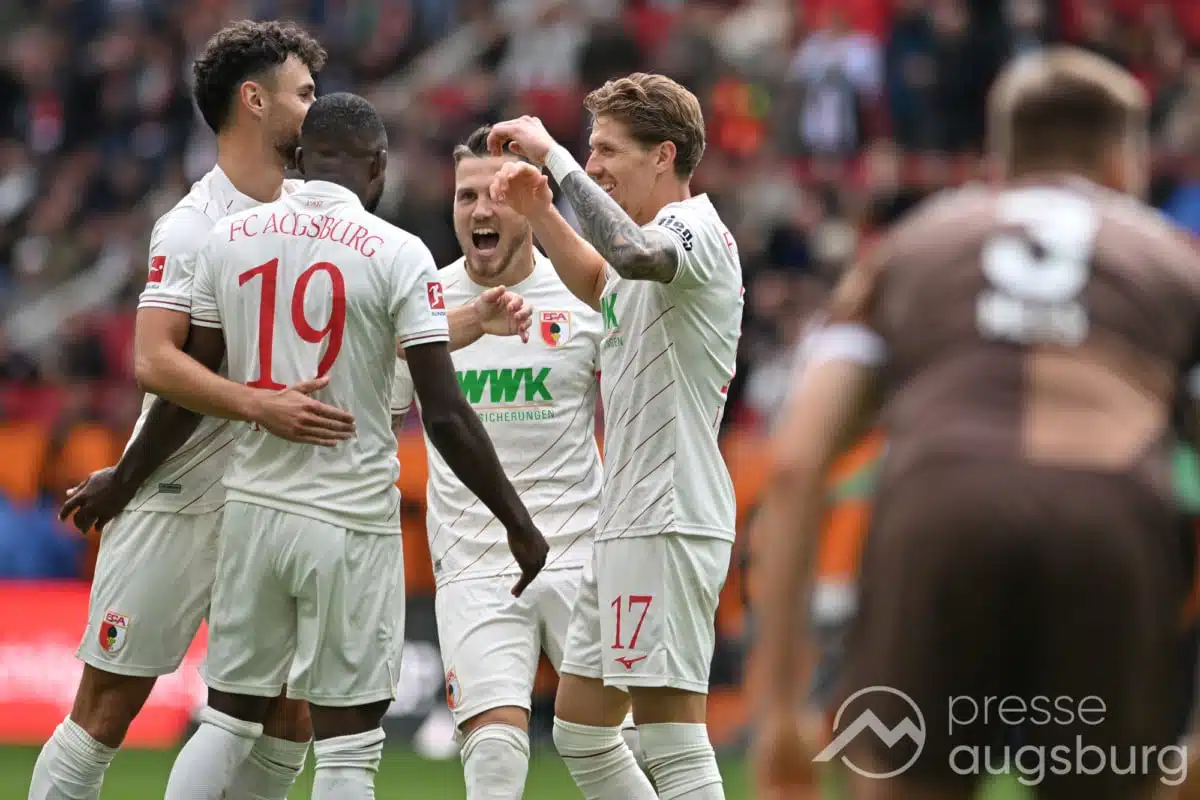 Sieglosserie beendet | FC Augsburg holt gegen St.Pauli den ersten Dreier der Saison