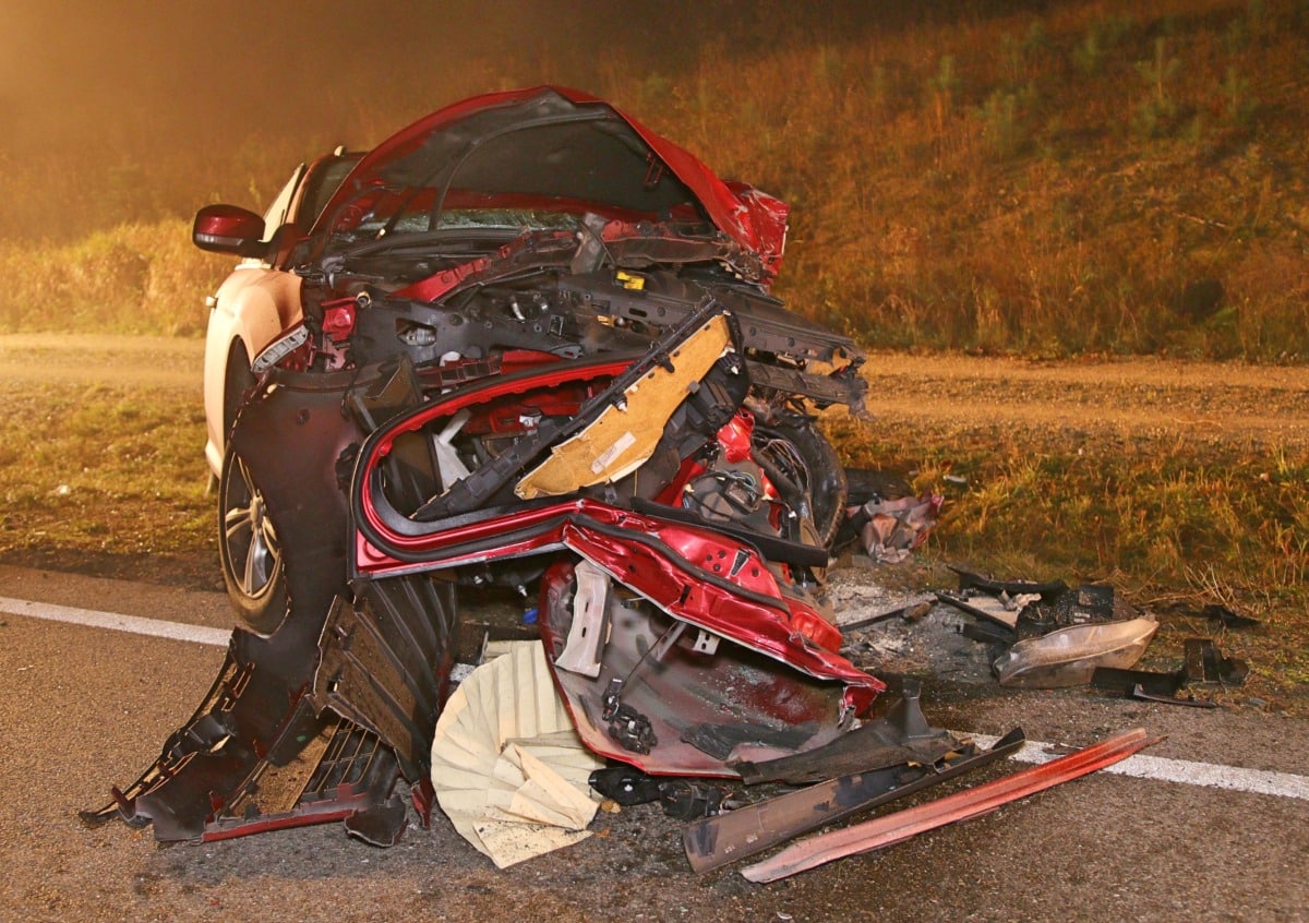 B25 Bei Wilburgstetten | Fahranfängerin (18) Stirbt Bei Missglücktem Überholvorgang - 58-Jährige Frau In Lebensgefahr