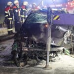 B25 bei Wilburgstetten | Fahranfängerin (18) stirbt bei missglücktem Überholvorgang – 58-jährige Frau in Lebensgefahr