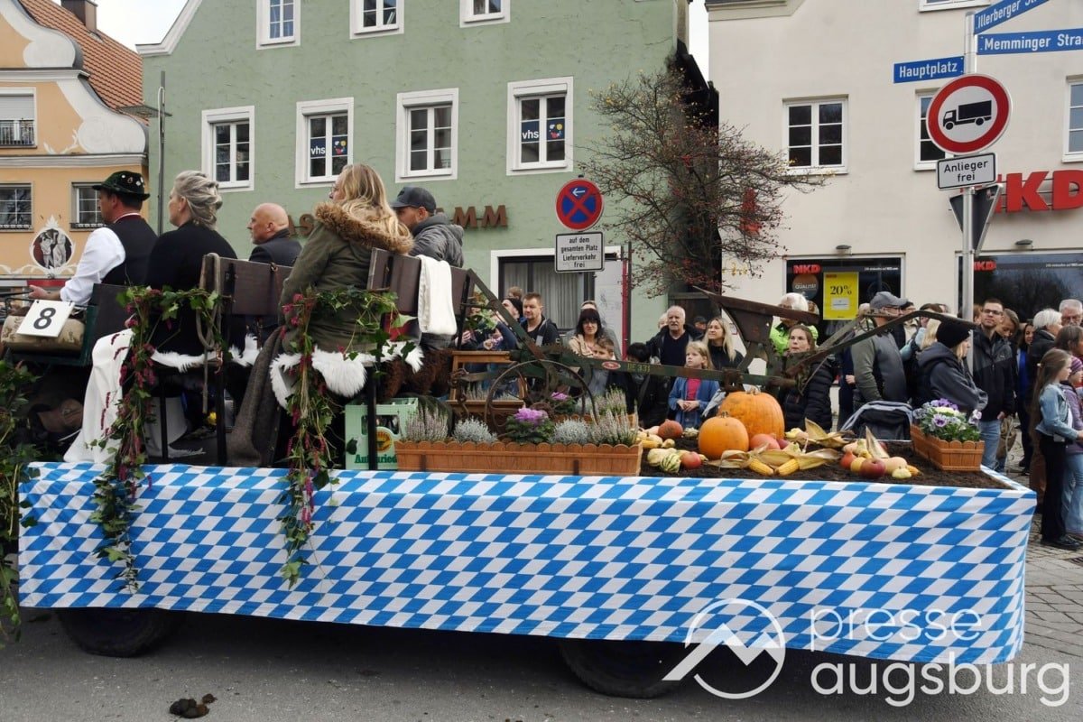 Leonhardiritt Weißenhorn | Feierlicher Umzug mit langer Geschichte sorgt für Straßensperrungen und Umleitungen 51 Leonhardiritt Weißenhorn | Feierlicher Umzug Mit Langer Geschichte Sorgt Für Straßensperrungen Und Umleitungen
