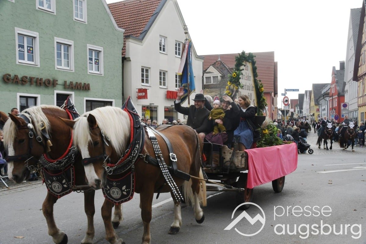 Leonhardiritt Weißenhorn | Feierlicher Umzug mit langer Geschichte sorgt für Straßensperrungen und Umleitungen 55 Leonhardiritt Weißenhorn | Feierlicher Umzug Mit Langer Geschichte Sorgt Für Straßensperrungen Und Umleitungen
