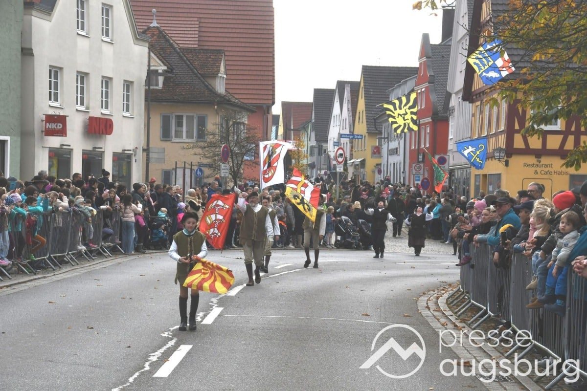 Leonhardiritt Weißenhorn | Feierlicher Umzug mit langer Geschichte sorgt für Straßensperrungen und Umleitungen 64 Leonhardiritt Weißenhorn | Feierlicher Umzug Mit Langer Geschichte Sorgt Für Straßensperrungen Und Umleitungen