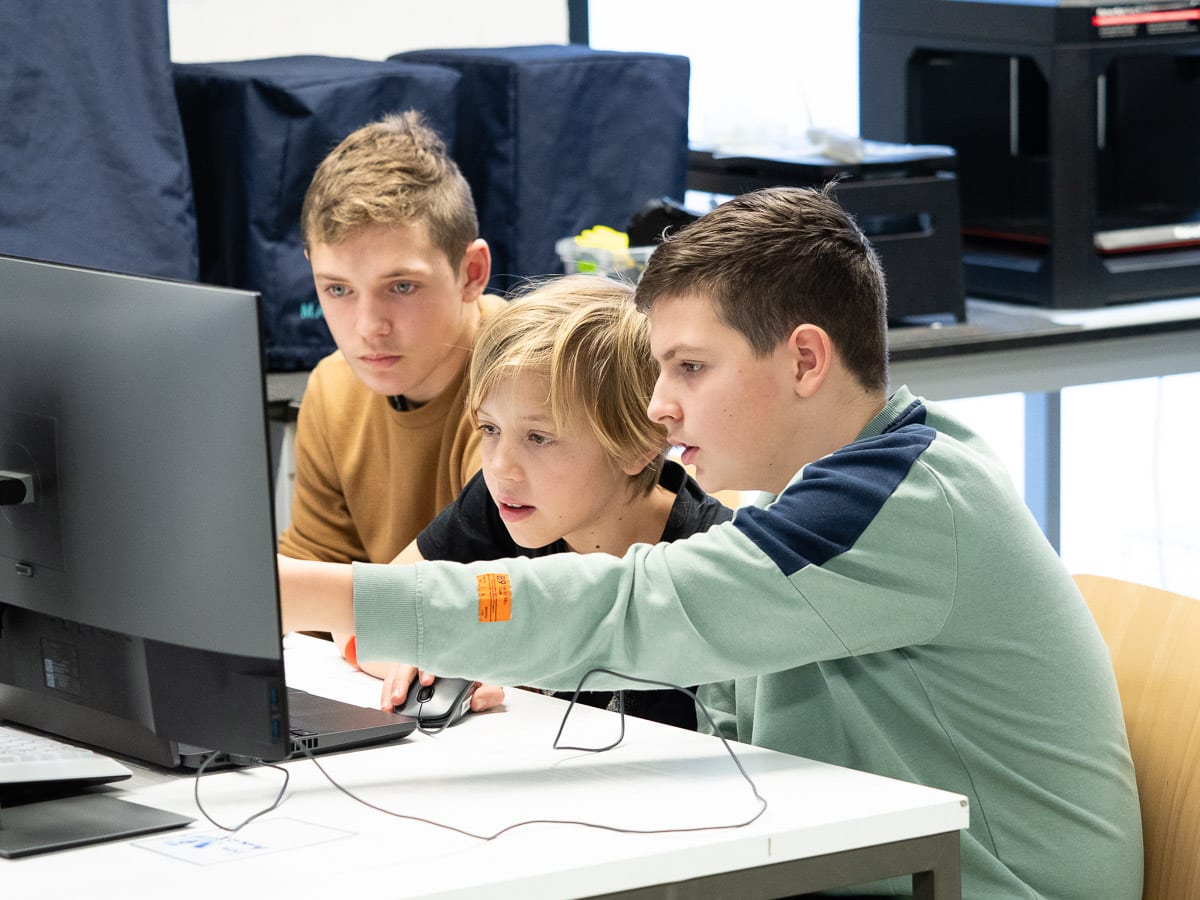 Code your way – das neue Bildungsprogramm für Augsburg feiert seinen  Auftakt  