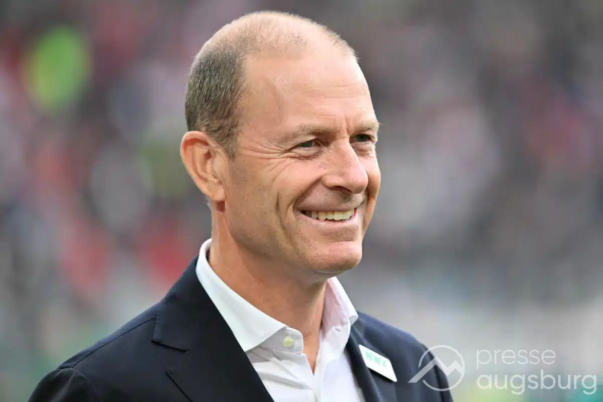 “Die letzten 30 bis 35 Minuten waren für mich nicht so, wie ich es mir vorstelle” | Stimmen zum FC Augsburg-Sieg im Pokal über Schalke