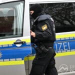 Niederbayern: 97-Jähriger bedroht Ehefrau mit Waffe – Großeinsatz der Polizei