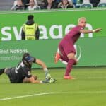 FC Augsburg holt in Wolfsburg den ersten Auwärtspunkt der Saison