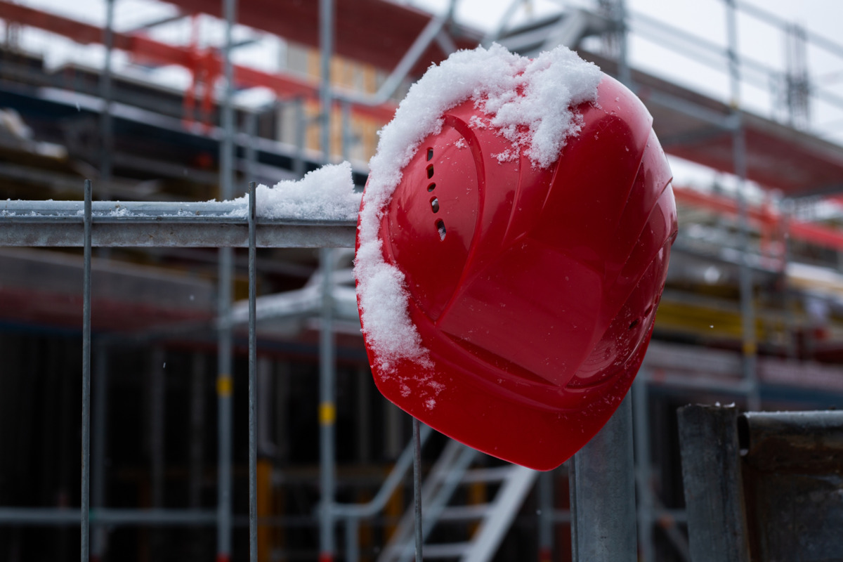 2.080 Bauarbeiter in Augsburg müssen  ihren Job nicht an den „Winter-Nagel“ hängen