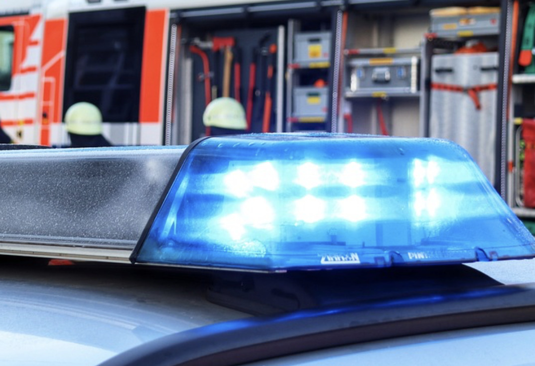 Unfall auf A95 bei München: Zwei Leichtverletzte und erheblicher Sachschaden