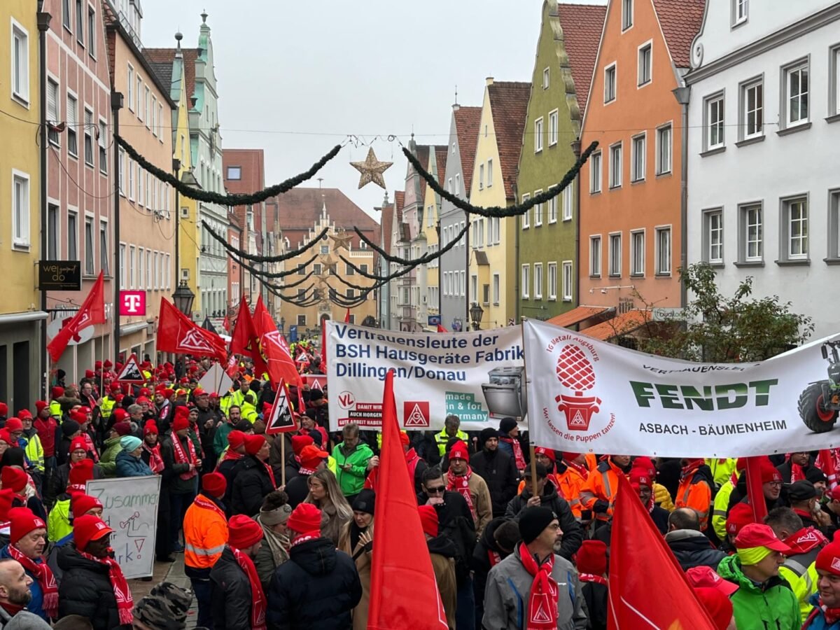 Zentrale Warnstreiks mit großen Kundgebungen der IG Metall in Augsburg und Donauwörth Zentrale Warnstreiks mit großen Kundgebungen der IG Metall in Augsburg und Donauwörth