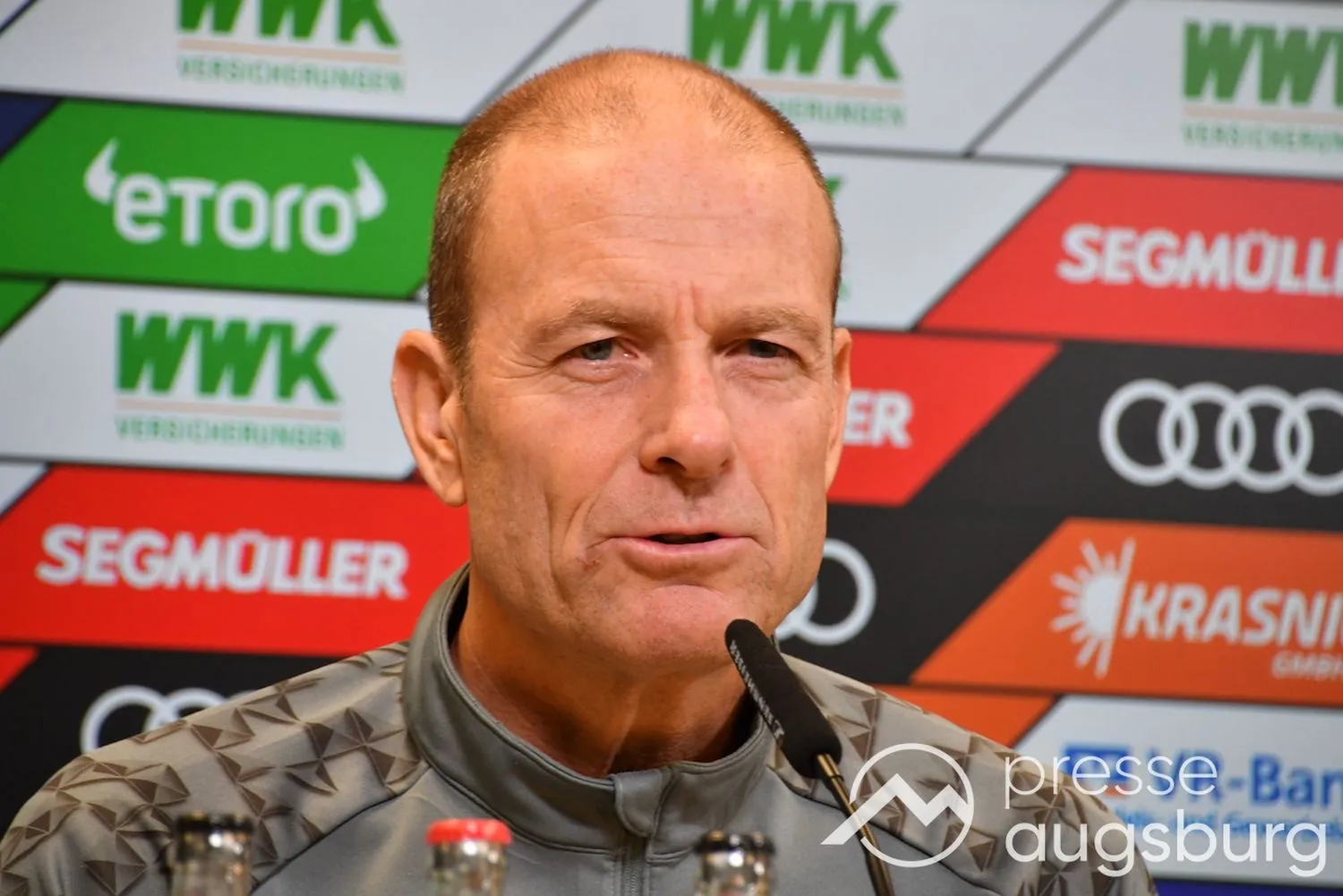 Derbyzeit! Der FC Augsburg fordert den FC Bayern München heraus