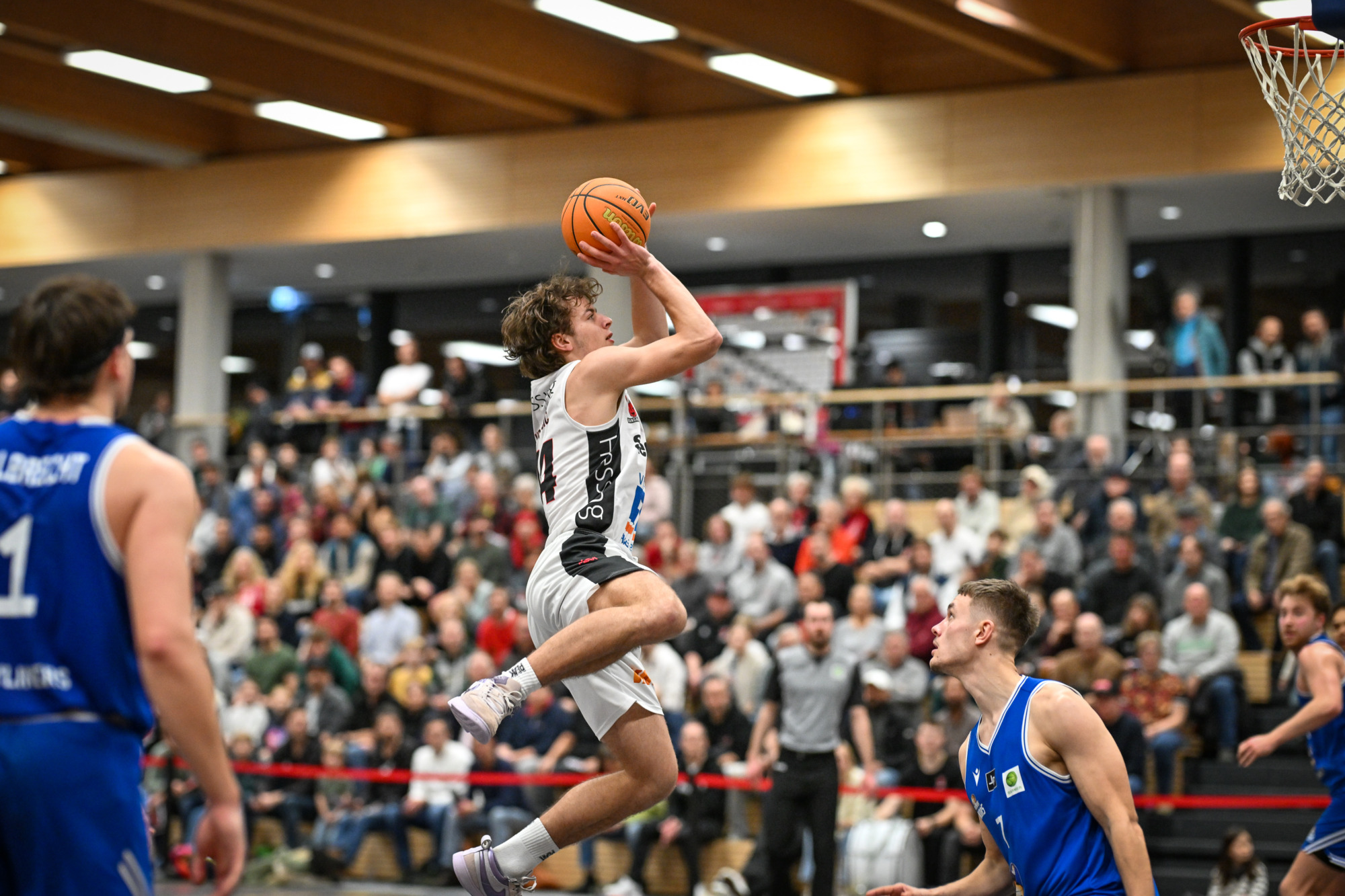 Vorzeitiges Weihnachtsgeschenk | Hessing Stiftung Stärkt Partnerschaft Mit Den Bg Leitershofen/Stadtbergen Kangaroos