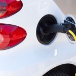 Viele Autofahrer nutzen weiterhin die Vorteile der E-Mobilität