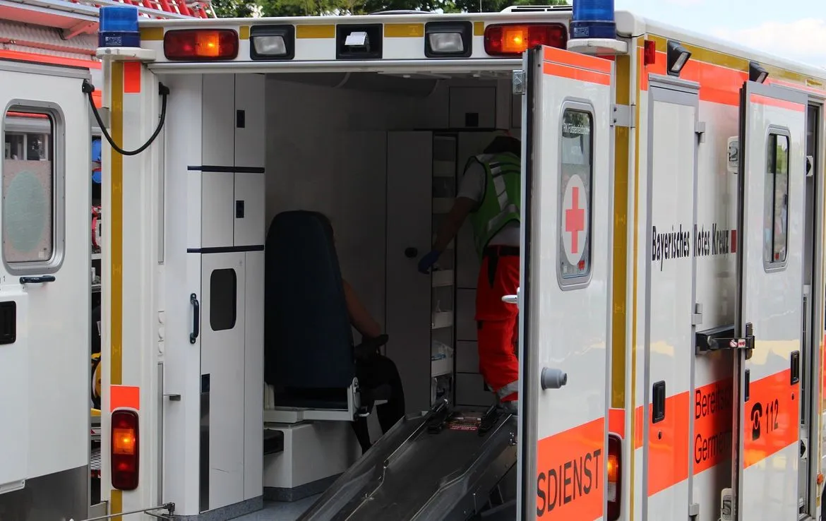 Traktor überschlägt sich bei Mertingen – Mann (82) verletzt