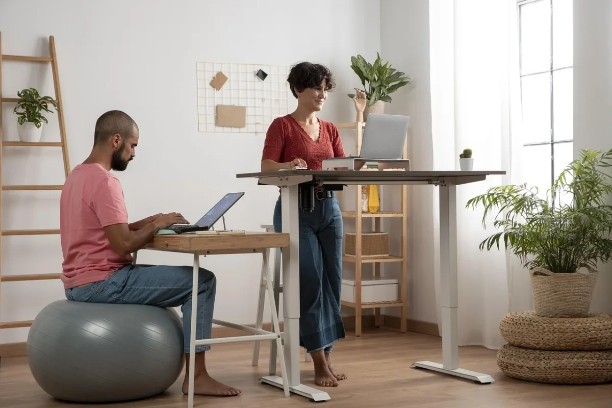 Ergonomie trifft Innovation: Höhenverstellbare Schreibtische für mehr Komfort im Arbeitsalltag