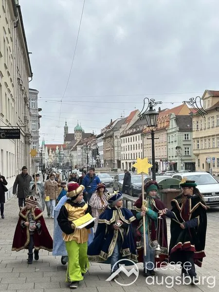 Traditioneller Sternsinger-Empfang im Augsburger Rathaus mit neuem Rahmen