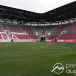 Vom “Kartoffelacker” zum Bundesliga-Spielfeld | FC Augsburg lässt Rasen in der WWK Arena tauschen