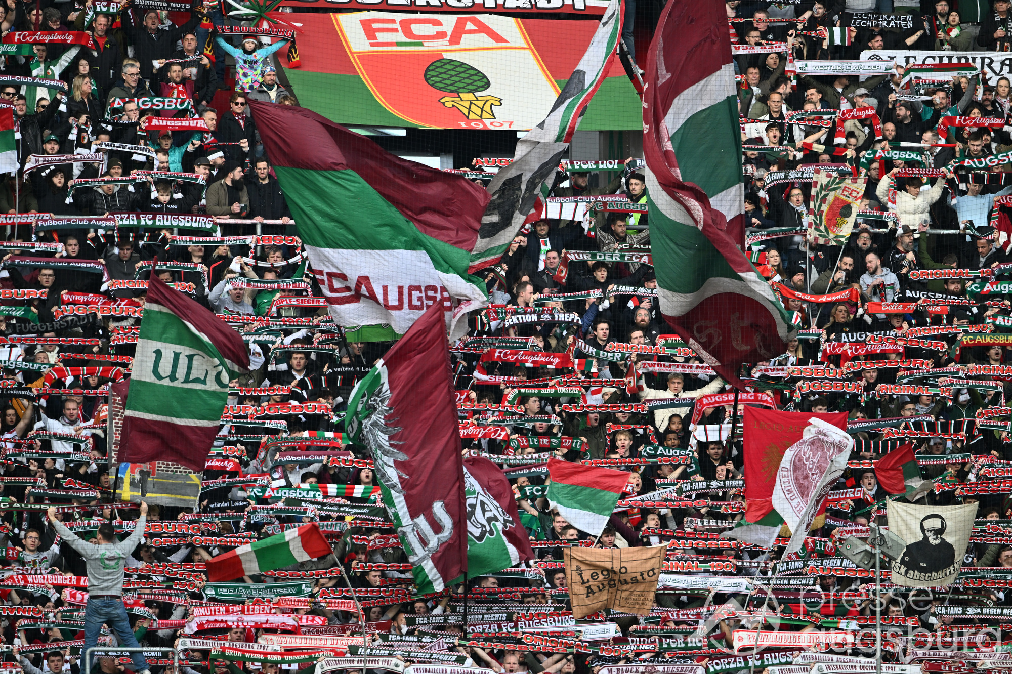 FC Augsburg-Heimspiele gegen den FC Bayern und Wolfsburg ausverkauft