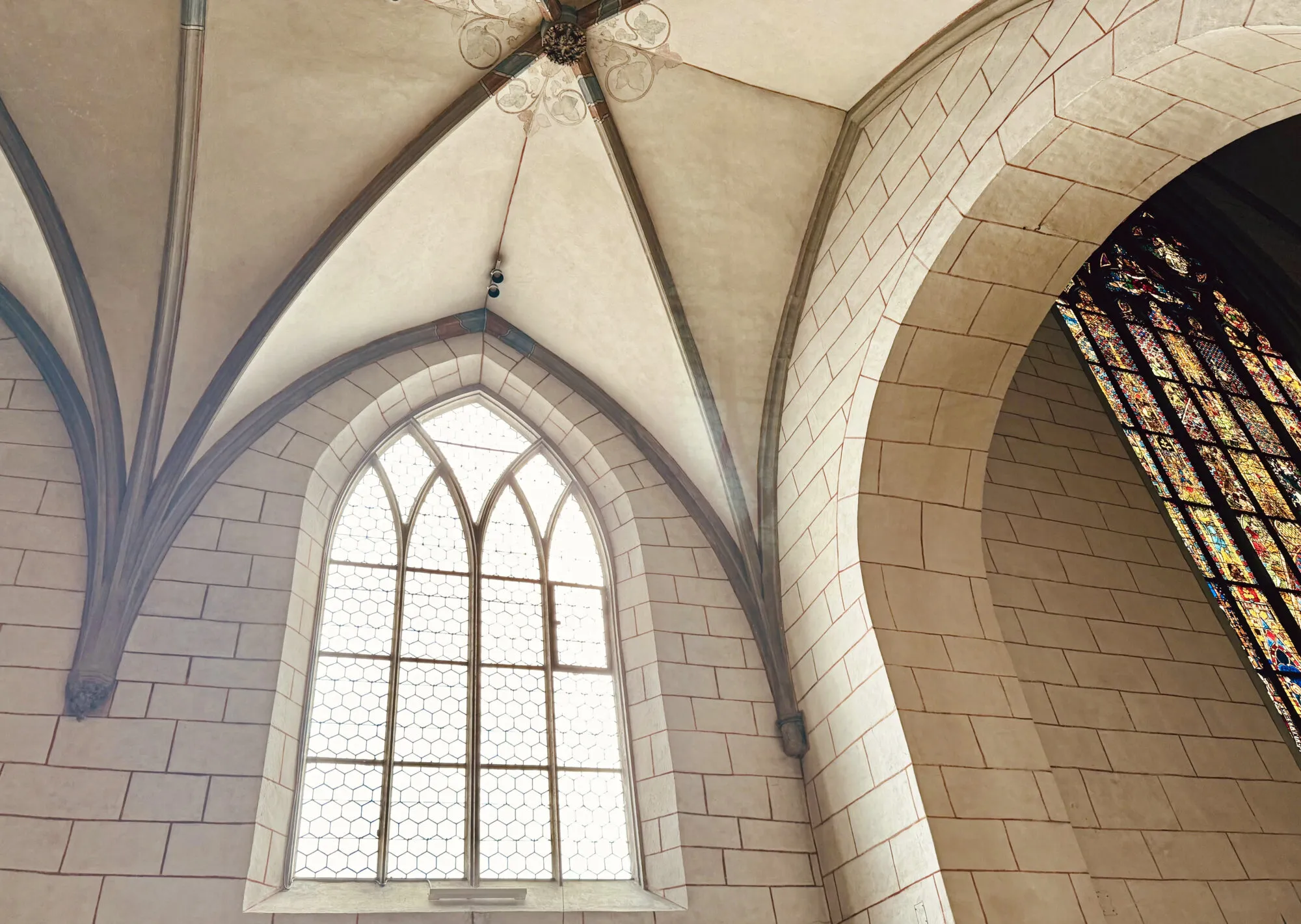 Ein neues Kunstwerk für den Augsburger Dom: Das Ulrichsfenster von Dr. Celia Mendoza