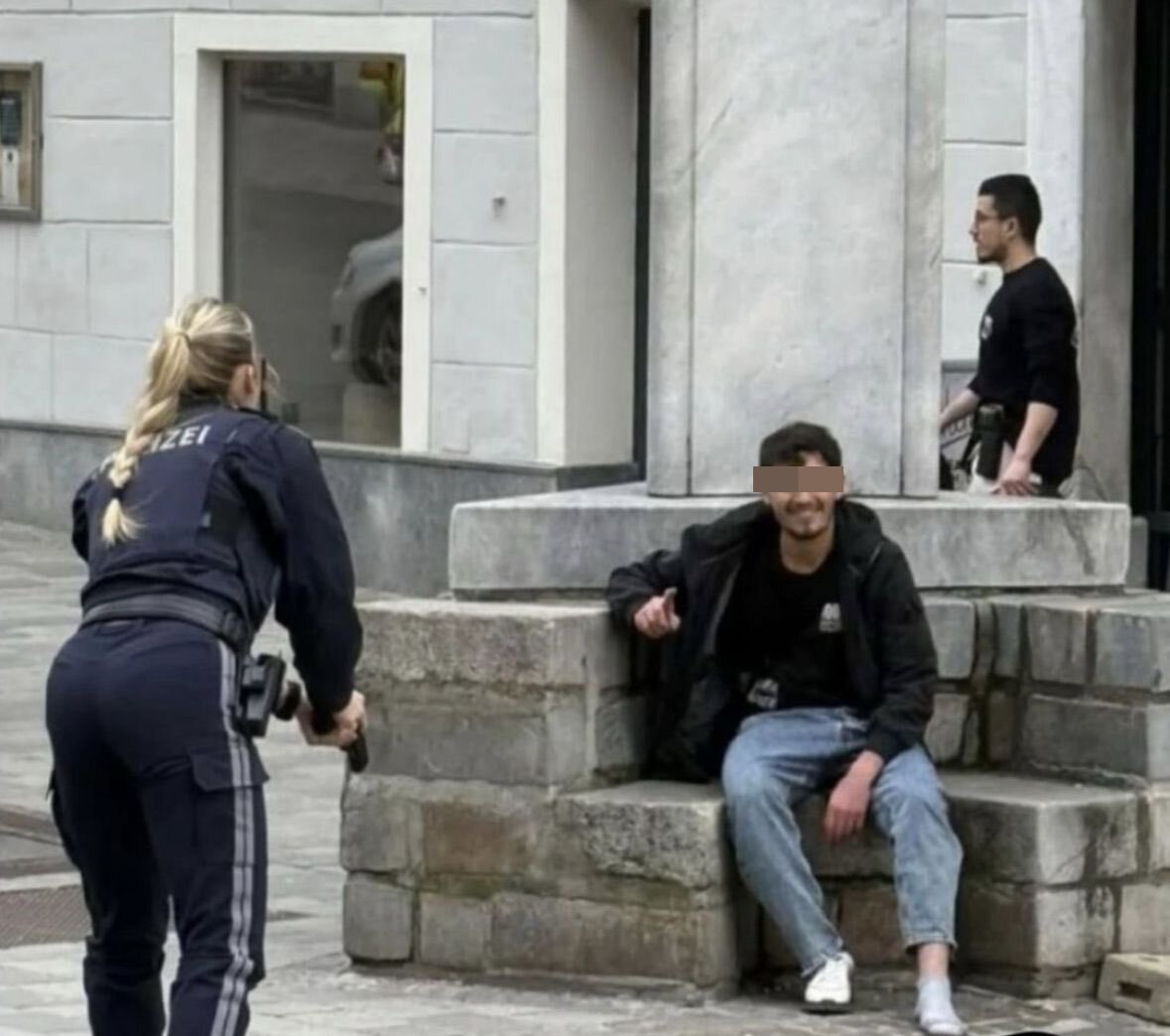 Österreich | Syrer sticht in Villach auf Passanten ein – 14-Jähriger getötet