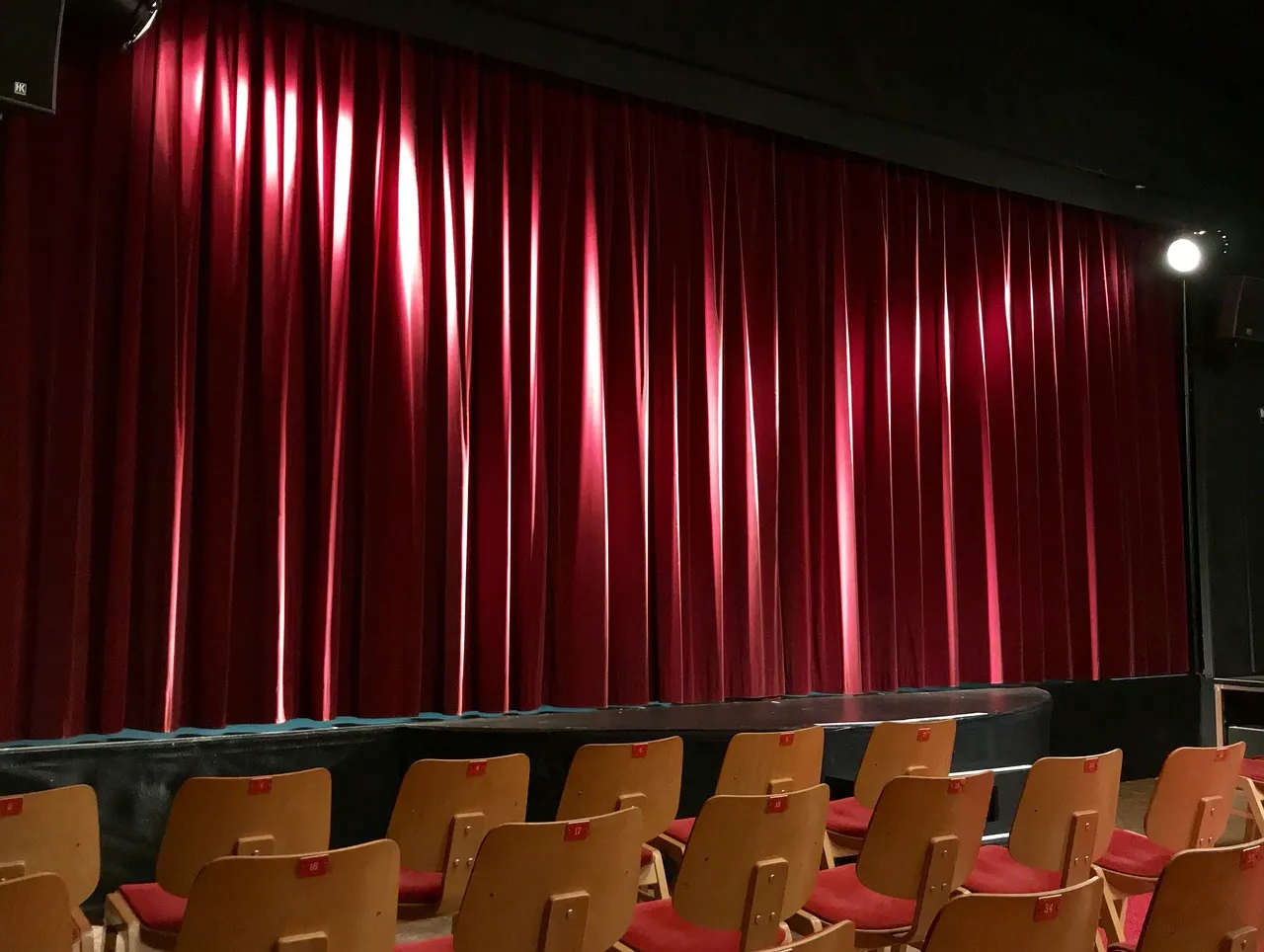 Mozarts Oper “Così fan tutte” – Opernpremiere am Staatstheater Augsburg