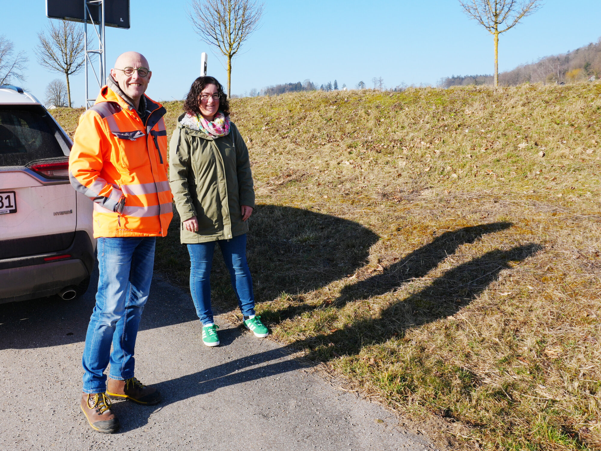 Bürgerinitiative macht es möglich | Neue Sitzbänke für Spaziergänger in Gersthofen-Batzenhofen