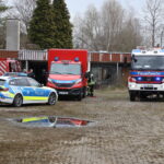 Brand in ehemaliger Gärtnerei in Augsburg: Feuerwehr löscht Feuer schnell