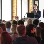 Gymnasium St. Anna: Projekt „e-lernen“ erforscht soziale Gerechtigkeit
